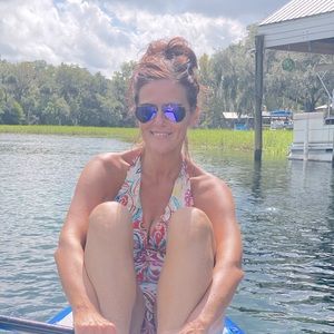 Meet your Posher, Holly